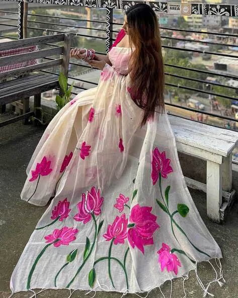Women Floral Print Saree with Blouse Piece (Buy 1 Get 1 Free)