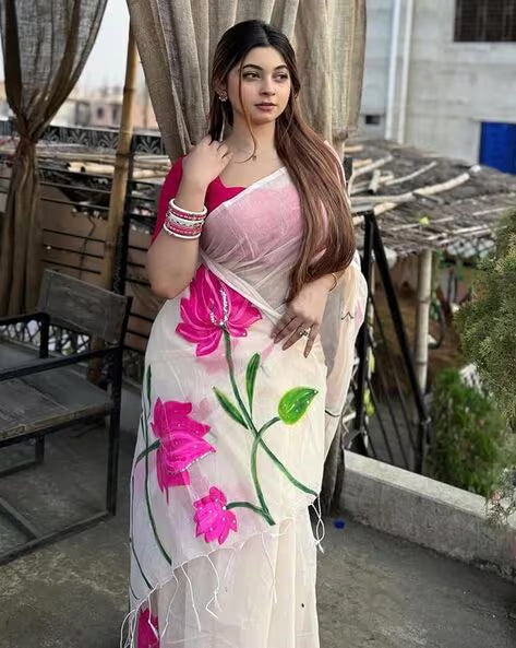 Women Floral Print Saree with Blouse Piece (Buy 1 Get 1 Free)