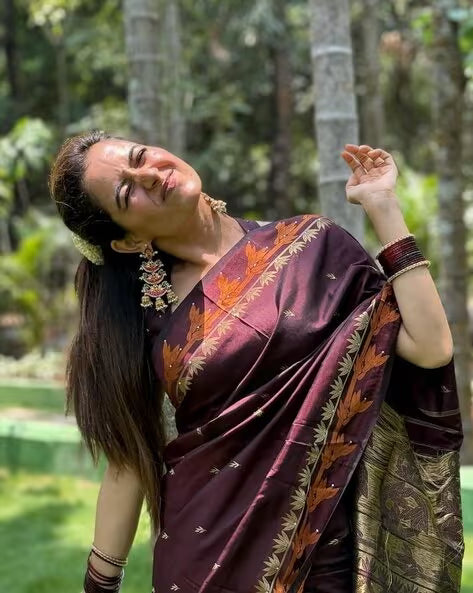 Women Floral Woven Banarasi Silk Saree (Buy 1 Get 1 Free)