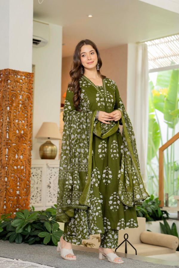 Floral Printed V-Neck Pure Cotton Anarkali Kurta With Trousers & Dupatta