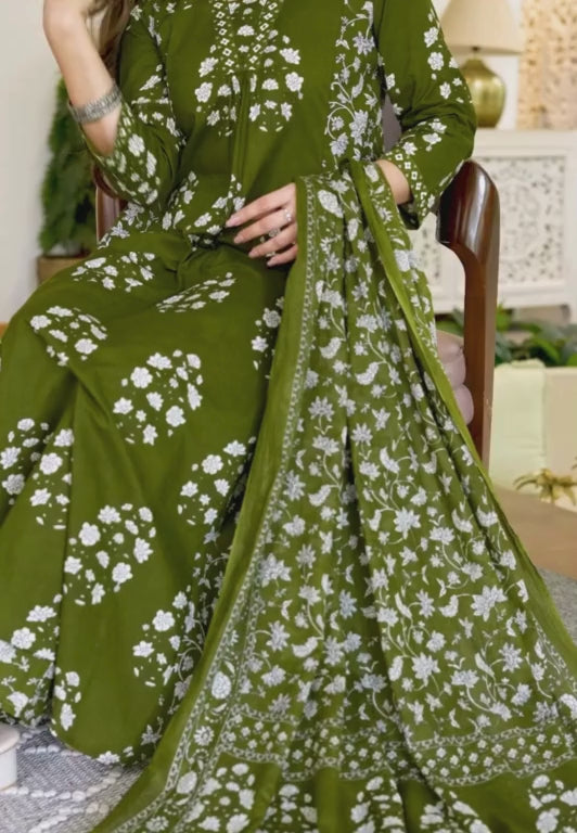 Floral Printed V-Neck Pure Cotton Anarkali Kurta With Trousers & Dupatta