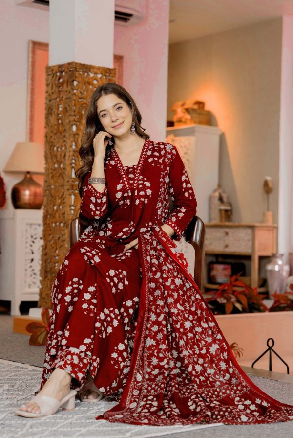 Floral Printed V-Neck Pure Cotton Anarkali Kurta With Trousers & Dupatta