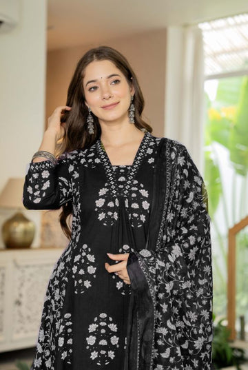 Floral Printed V-Neck Pure Cotton Anarkali Kurta With Trousers & Dupatta